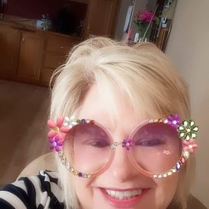 Meet your Posher, Candice